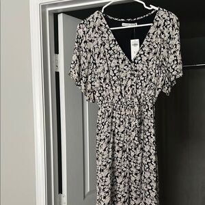 Abercrombie & Fitch Black and Cream Floral Midi Dress